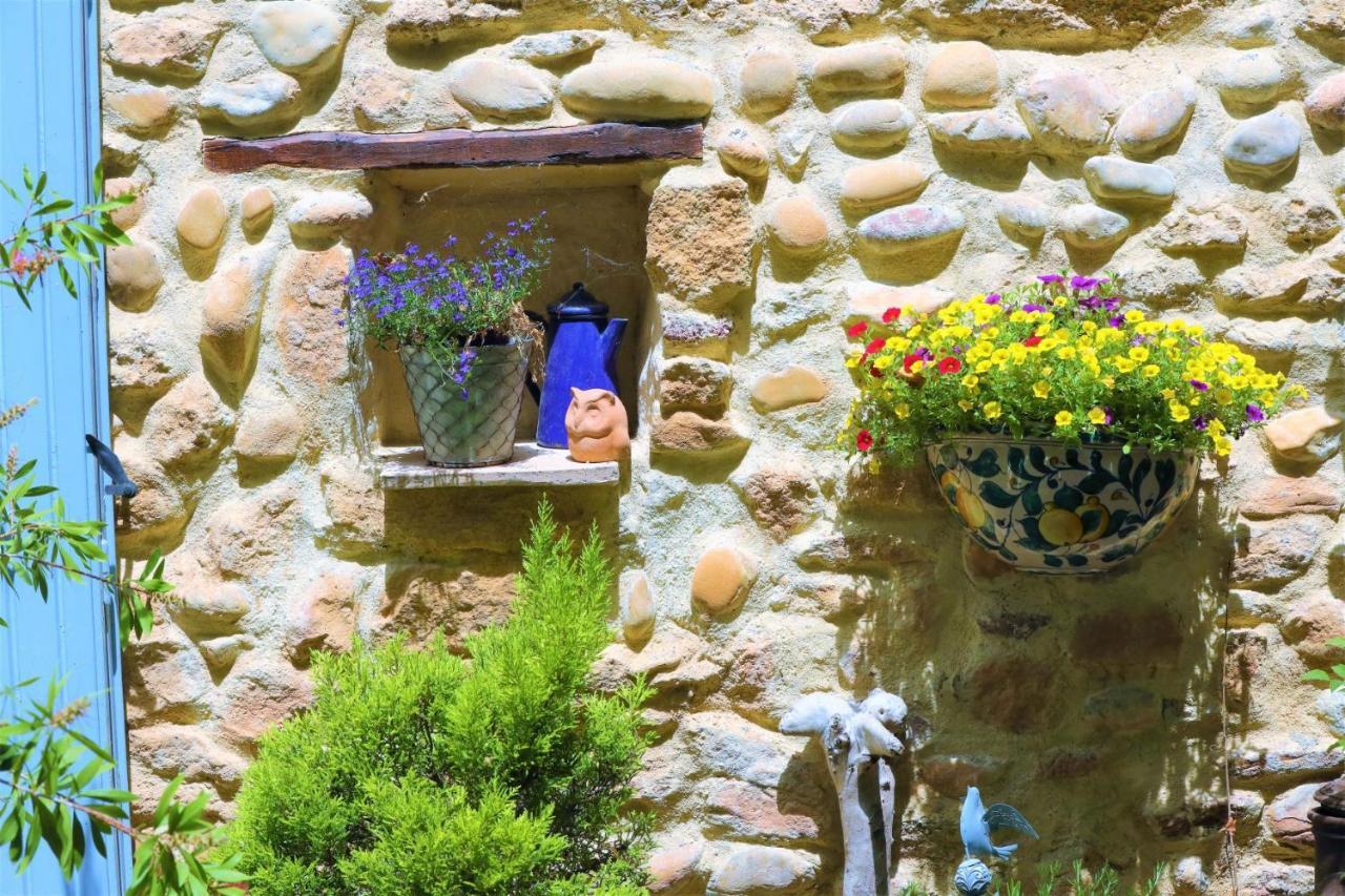 Mas Du Clos De L'Escarrat Jonquieres  Экстерьер фото
