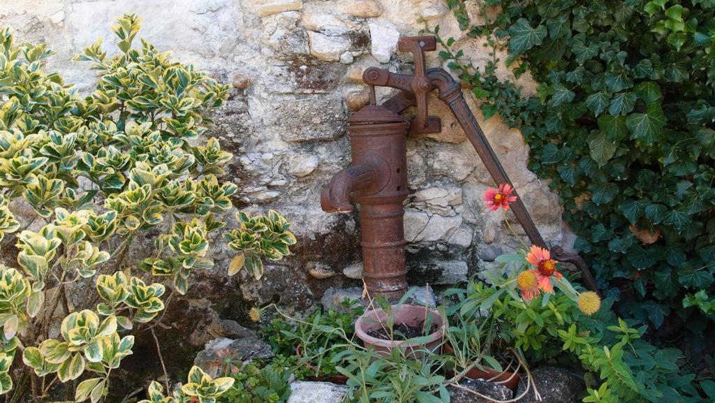 Mas Du Clos De L'Escarrat Jonquieres  Экстерьер фото